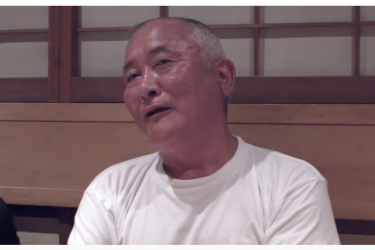 2010年に『天までとどけ』20周年記念同窓会に参加した綿引勝彦さん（たかお晃市YouTubeチャンネルより）