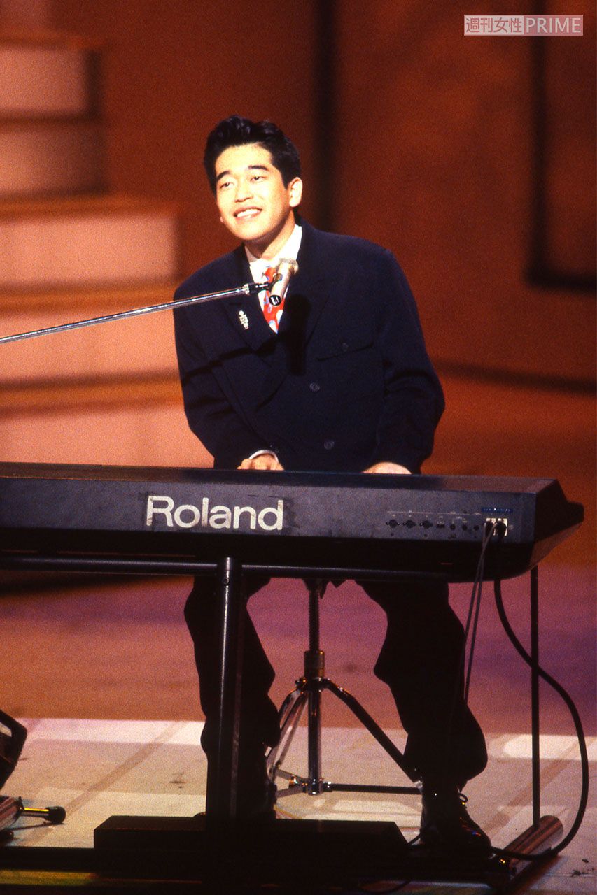 ’91年のNHK紅白歌合戦で『どんなときも。』を熱唱。この曲は翌年春の選抜高校野球入場行進曲にも選ばれた