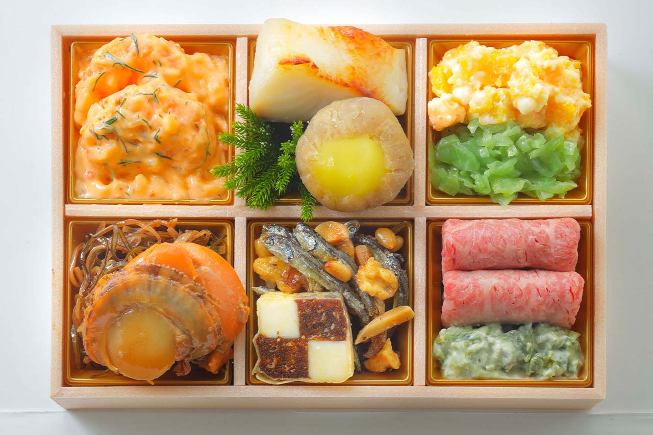 今年の大丸松坂屋の「おためしおせち」は6人の監修者による11品で、価格は1080円だった（期間・数量限定ですでに販売終了）