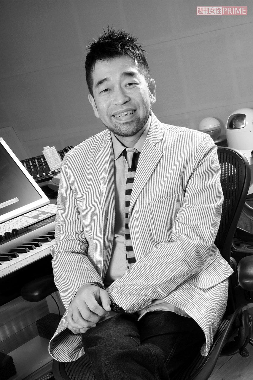 ’12年、週刊女性の取材をプライベートスタジオで受ける槇原