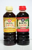 東の濃口しょうゆ(右)と西の薄口しょうゆ