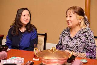 西原理恵子さん（左）、岩井志麻子さん