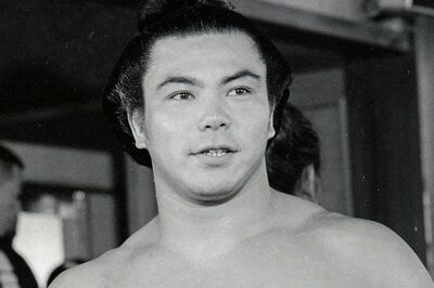 《ファミリーマート×千代の富士》しめ縄ソックスに土俵入りタオルの“異色コラボ”で即完売、広報が明かし…