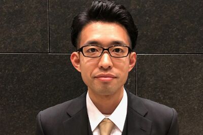 安達さん。関東や関西などの宿泊施設で10年以上勤務。現在は現役ホテルマンユーチューバーとしてレビューなどを発信する『ホテルマン「安達さん。」』を配信。