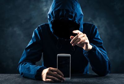 《フィッシング詐欺》ニセ宅配便やカード会社の“巧みな罠”に被害者急増、どう見破る？