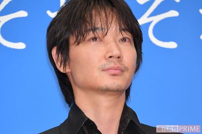 綾野剛、新ドラマ『MIU404』で熱烈役作り! 導入した“ひみつ道具”とは