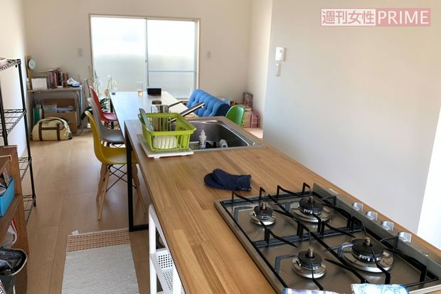 母子SH『ideau』にある共用のアイランドキッチン。調理しながら子どもたちにも目が届く