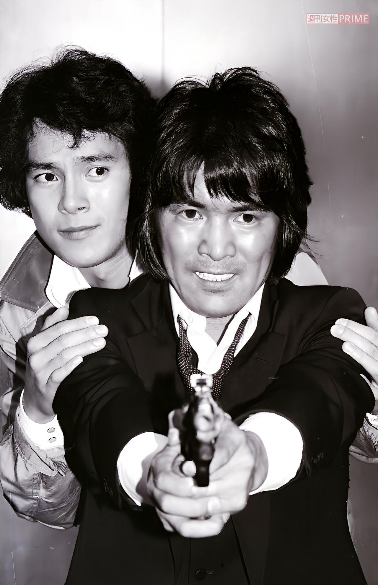 ドラマ『噂の刑事トミーとマツ』に出演していた頃の国広富之さん（写真左）