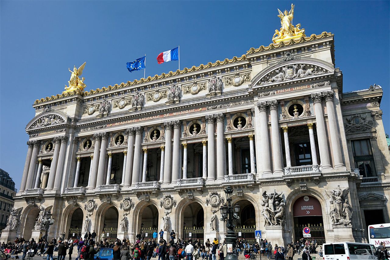 出演した番組で杏は「オススメの場所」としてパリのオペラ座を紹介した