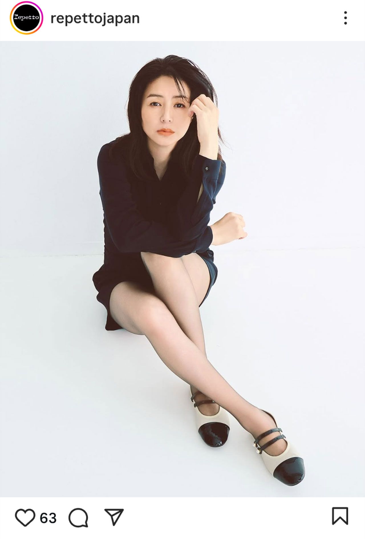 “すまし顔”の井川遥（『RepettoJapan』の公式インスタグラムより）