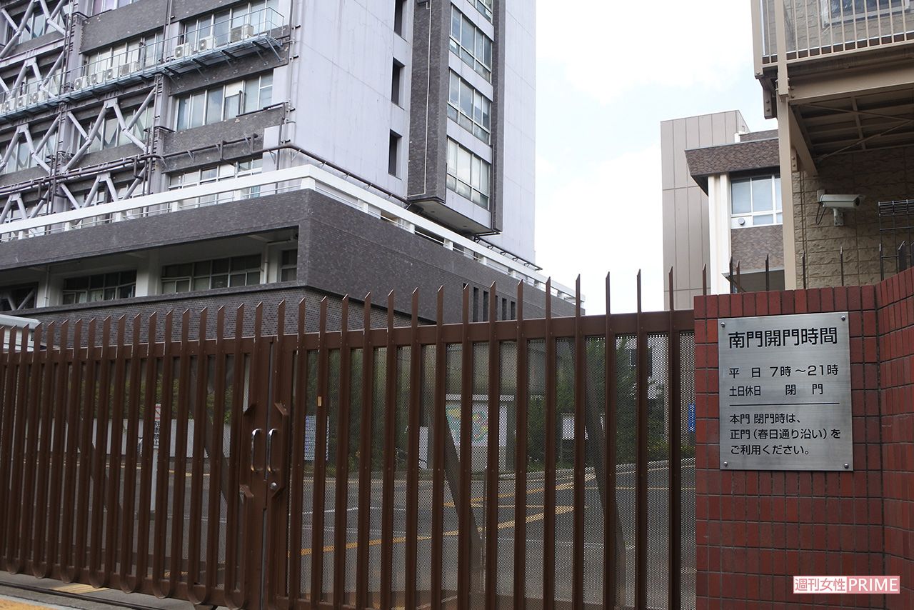 附属小学校の近くで警察が入念に捜査していたという目撃情報も