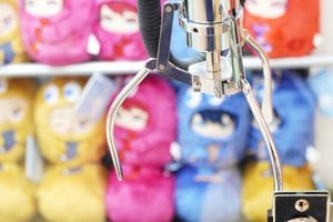 クレーンゲームのぬいぐるみには取れなかった人の“悔しい念”が……。