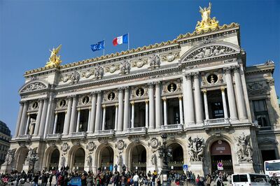 出演した番組で杏は「オススメの場所」としてパリのオペラ座を紹介した