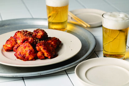 ヤンニョムチキン（撮影／よねくらりょう）