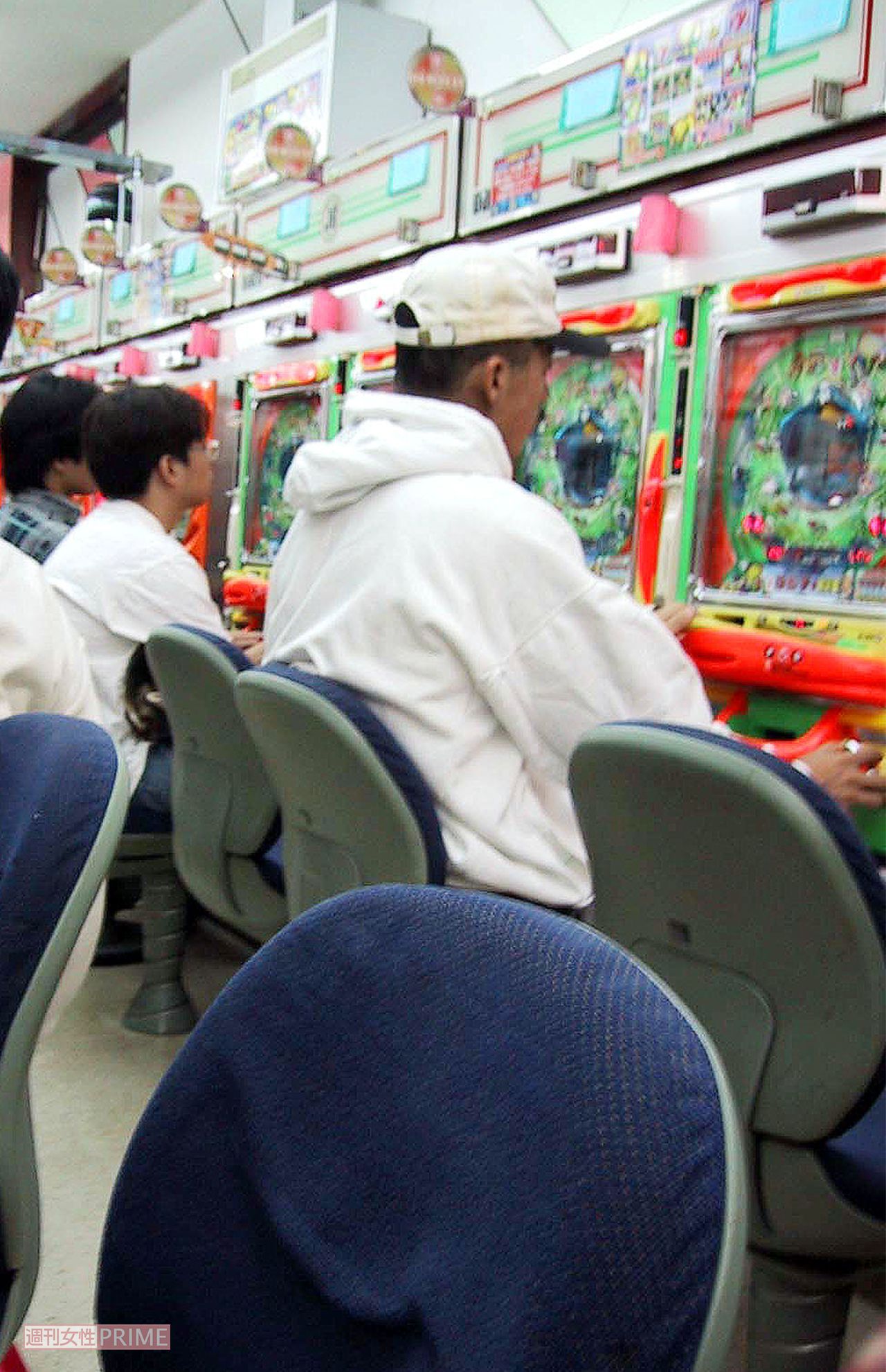 '00年、パチンコに興じる田代まさし