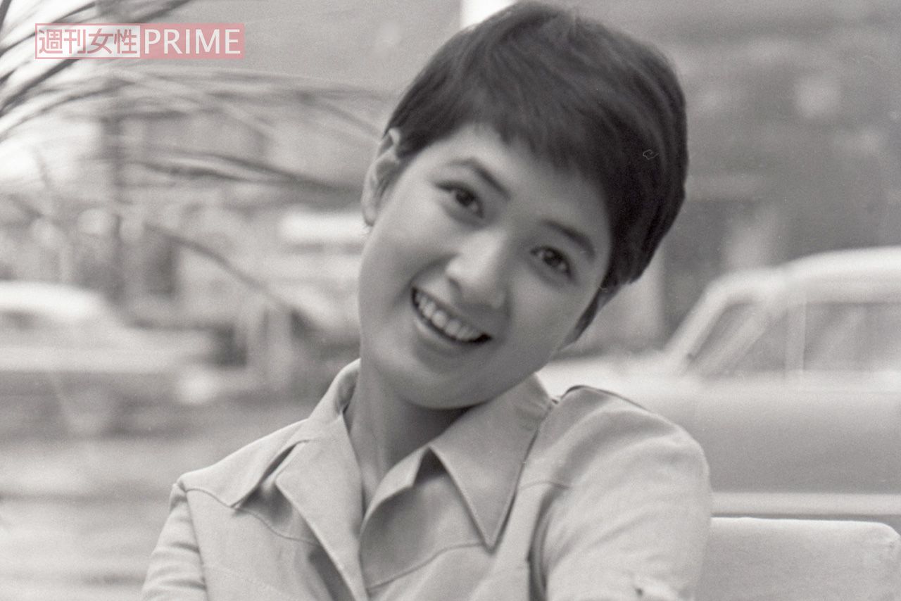 1964年に歌手として芸能界デビューした、16歳のいしだあゆみさん。少しふっくらした健康的な美人だった