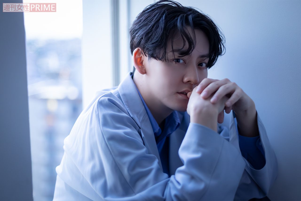 牧島輝　撮影／齋藤周造　ヘアメイク／石川ユウキ(ThreePEACE)　スタイリスト／中村剛(ハレテル)