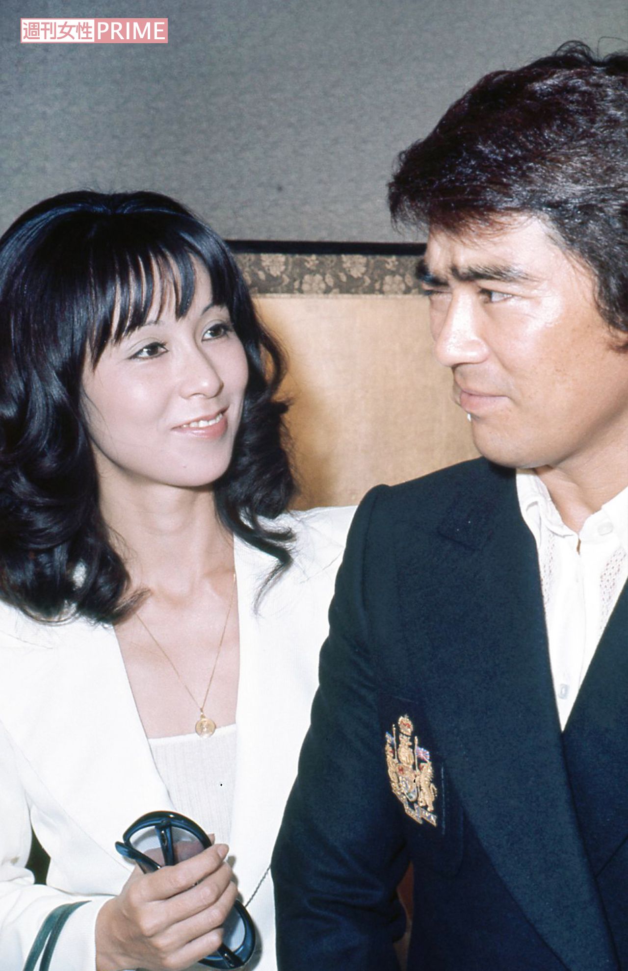'72年9月、『キイハンター』で共演した千葉真一さんと婚約したことを発表した野際陽子さん