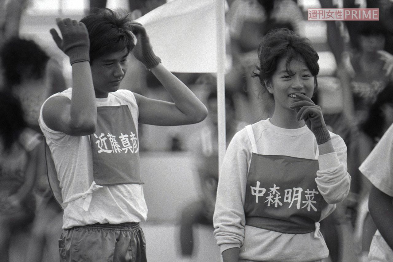 芸能人オールスター大運動会で共演する中森明菜と近藤真彦