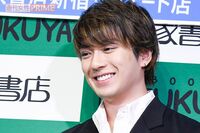 新田真剣佑が初写真集の撮影場所に「韓国」を選んだ理由