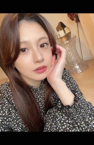 ネットを中心に大きな注目を集めている小澤美里（本人のインスタグラムより）