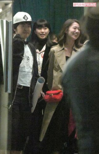 ドラマ『東京タラレバ娘』声の出演だった加藤諒(左)も打ち上げに参加、榮倉奈々や大島優子と一緒に