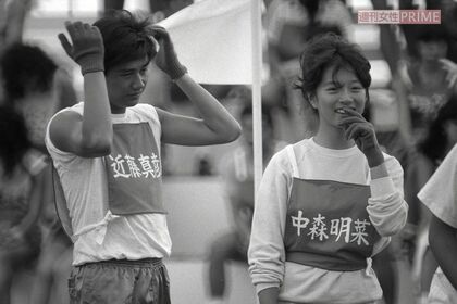 芸能人オールスター大運動会で共演する中森明菜と近藤真彦