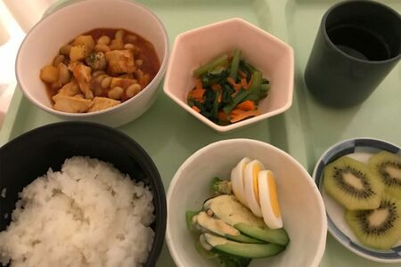 病院食はスマホで記録。「豆」のパワーに注目して豆レシピの本も上梓した今泉久美さん