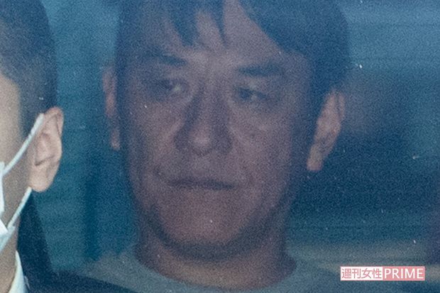 3月14日午前、多くの報道陣が集まる中、身柄のある警視庁東京湾岸署から送検された瀧