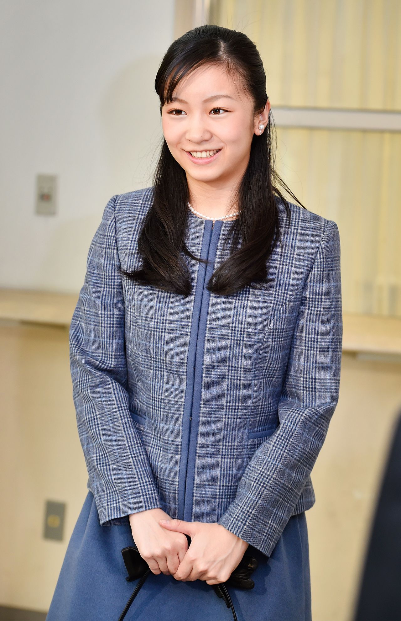 学内のプログラムを利用して短期のイギリス留学から帰国された佳子さま（'13年7月）