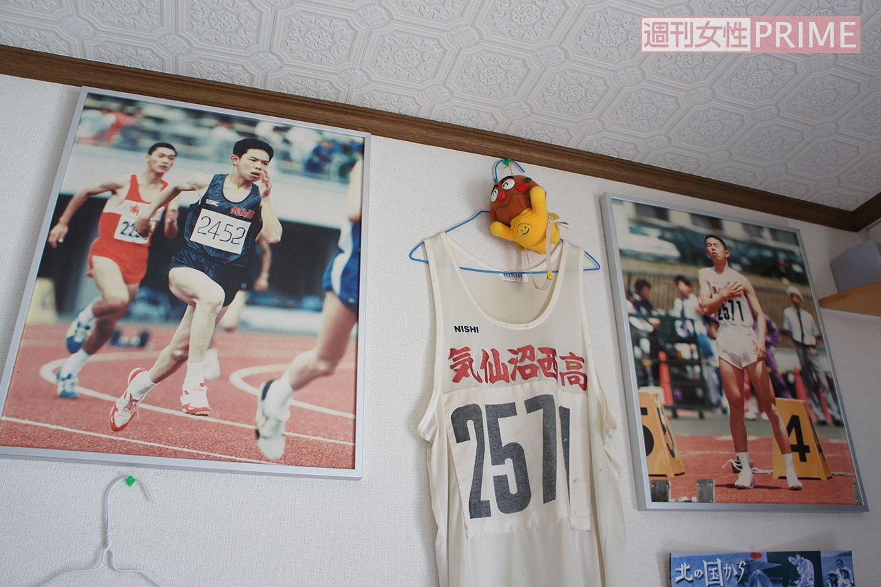 宏規さんの部屋には陸上のユニホームやパネルが（撮影／渡辺高嗣）