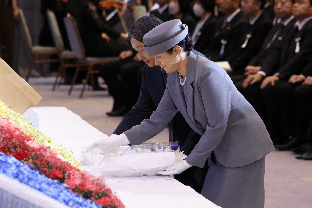 「1.17のつどい－阪神・淡路大震災30年追悼式典」に出席された天皇、皇后両陛下（2025年1月17日）