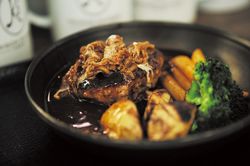 ハンバーグ。料理も本格的で多くのお客様に喜ばれた