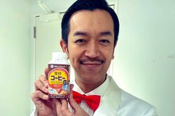 ムーディ勝山、CM起用の『雪印コーヒー』情報解禁日を“左へ受け流し”！？フライング疑惑に公式が「ご安心ください」