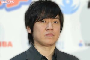 RADWIMPS』野田洋次郎、NHK特番で“タトゥー”全見えのタンクトップ姿を