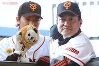 中絶要求トラブルの巨人・坂本勇人の気になる処分 山本モナと不倫の二岡智宏をトレードに出した、“すねに…