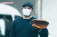 ソフトバンク・秋広優人の打席で“憮然顔”、リチャードに２軍降格を告げた巨人・阿部慎之助監督にファン「…