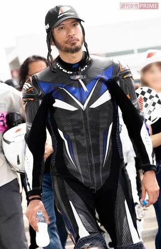 2025年7月6日、富士スピードウェイの二輪ロードレースに出場し、2位に入賞した長瀬智也