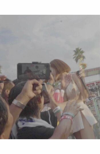 観客に胸を触られたことを訴えたDJSODA（本人のツイッターより）