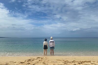 《沖縄でセミリタイア生活を満喫》アラサー夫婦YouTuber、家計の“見える化”で借金600万円から資産4000万…