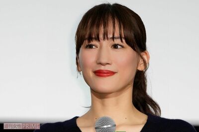 綾瀬はるか「もっと良い映画に出て」「不毛な2時間」映画祭のセクシードレス姿が話題も主演映画が酷評の嵐