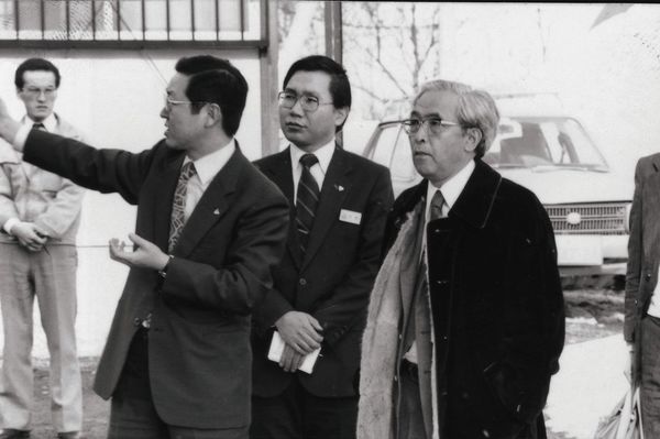 右から2人目がチェーンストア経営の師・渥美さん。店を見に来て「なってない!」と帰ってしまうことも