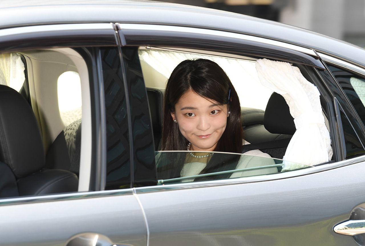 8月2日、ブラジルから帰国されたことを両陛下に報告するため皇居を訪れた眞子さま