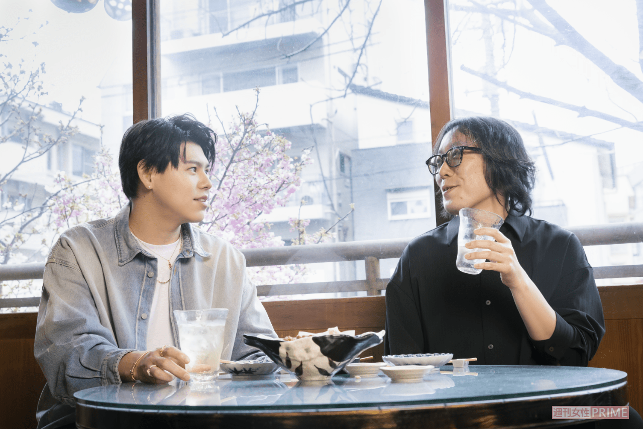 BE:FIRST・LEO、作家・燃え殻（撮影／矢島泰輔）