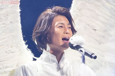 氷川きよし、恒例クリスマスコンサートで“大天使”や“ビジュアル系”の姿を披露！