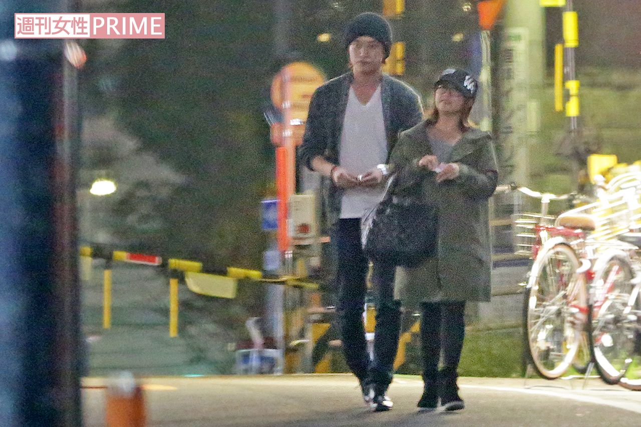 '13年11月『週刊女性』本誌は不倫騒動後初のツーショットの撮影に成功した