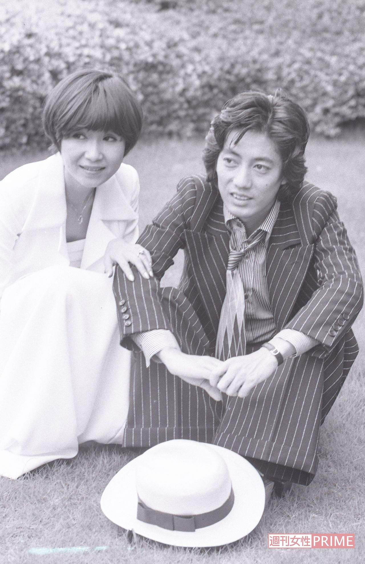 故・伊藤エミさんと婚約会見（'75年撮影）。コンサートでもファンに結婚を報告した　写真／週刊女性写真班