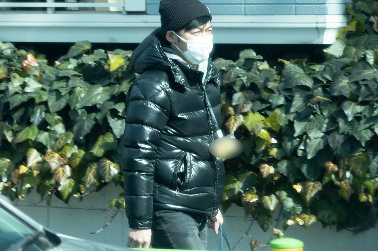 子どもの発表会へと向かう東貴博