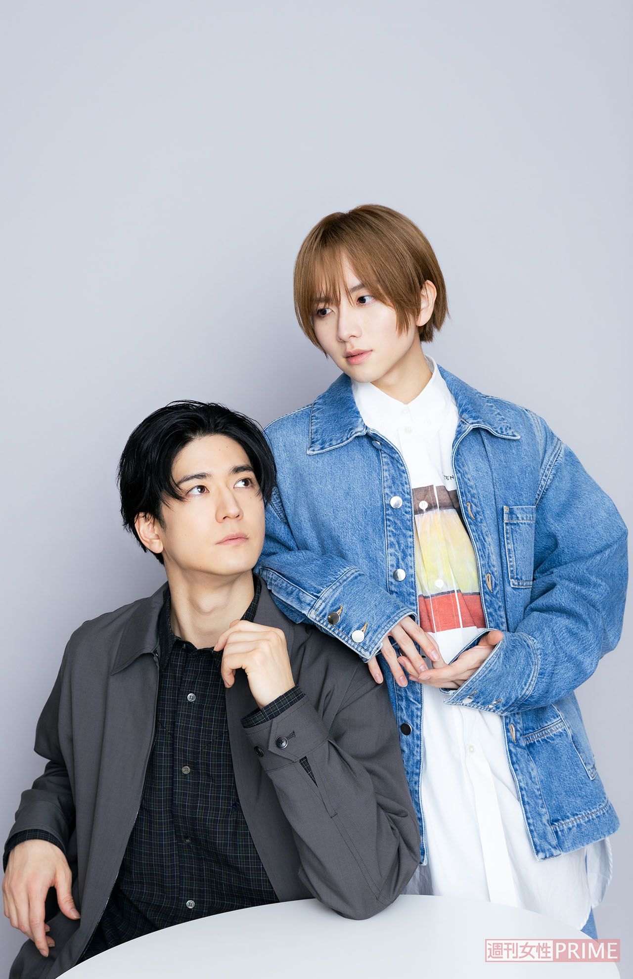 写真左から中島裕翔、板垣李光人　撮影／矢島泰輔　ヘアメイク／KATO（TRON）（板垣）、NOBUKIYO（中島）　スタイリスト／五十嵐堂寿（板垣）、小松嘉章（nomadica）（中島）　衣装協力／PlanC／ブルーベル・ジャパン（ファッション事業本部）（板垣）