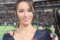 WBCで豊満な胸を露わにした姿で観戦したインフルエンサー・ゆいぱん、「TPOをわきまえろ」「野球ファンに失…